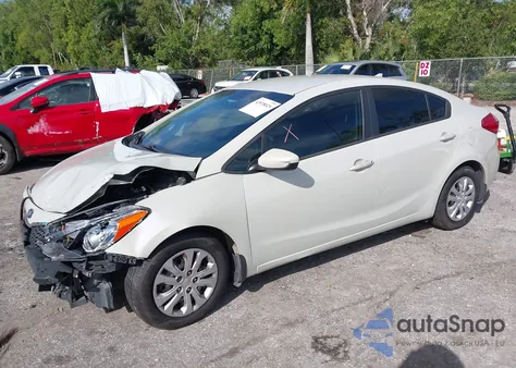 2015 Kia Forte Lx z USA, uszkodzony, nr VIN KNAFK4A67F5312288